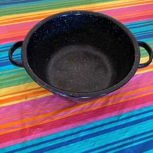 Vintage Black Speckled Enamel Pot with Handles - Classic Home Kitchen Cookware